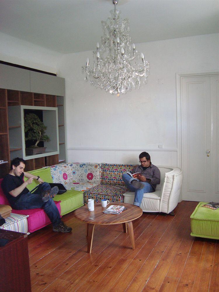 Downtown Design Hostel Lisbona Esterno foto